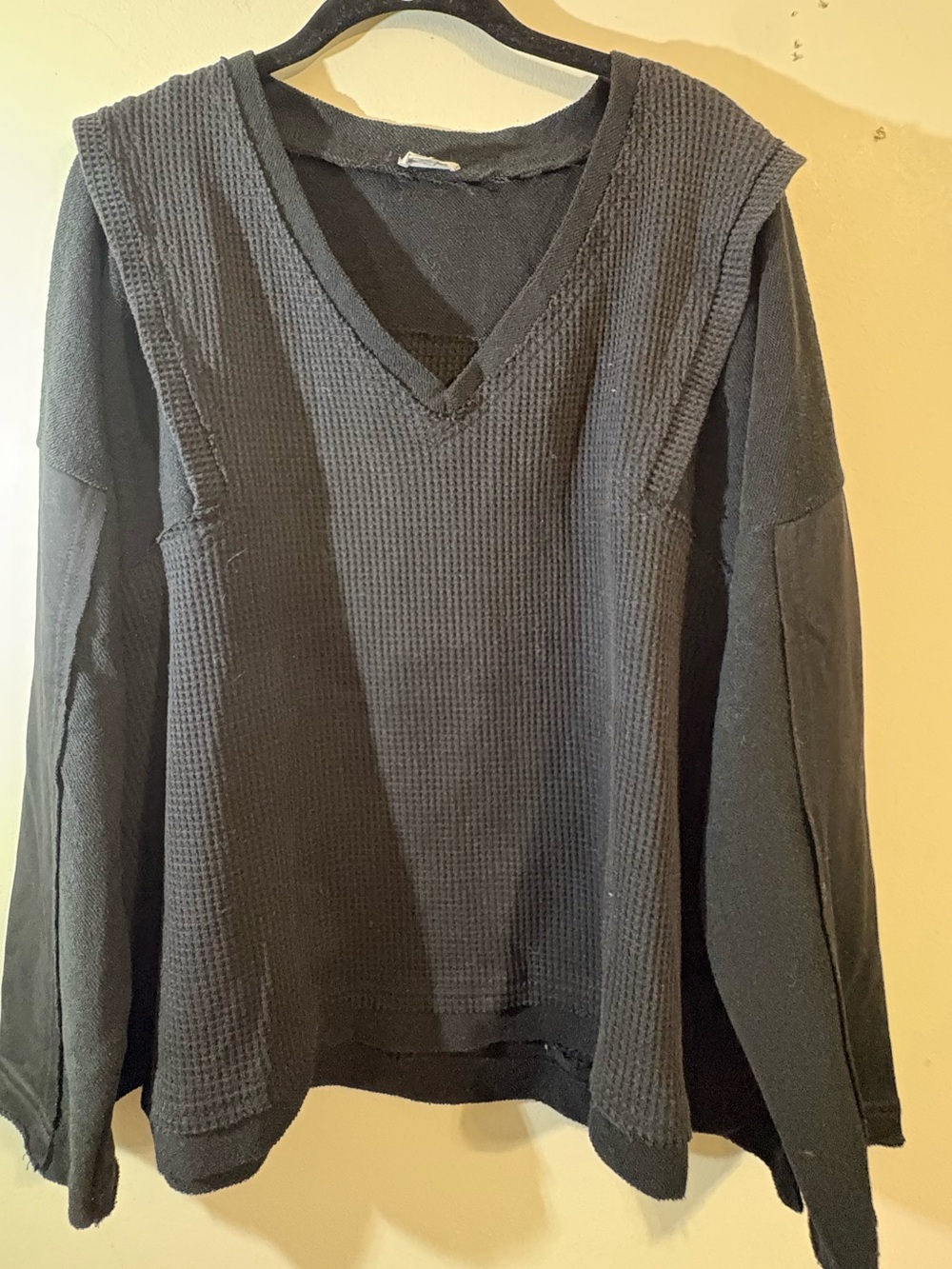 POL sweatshirt women’s small dark gray relaxed V-neck waffle-knit drop shoulders